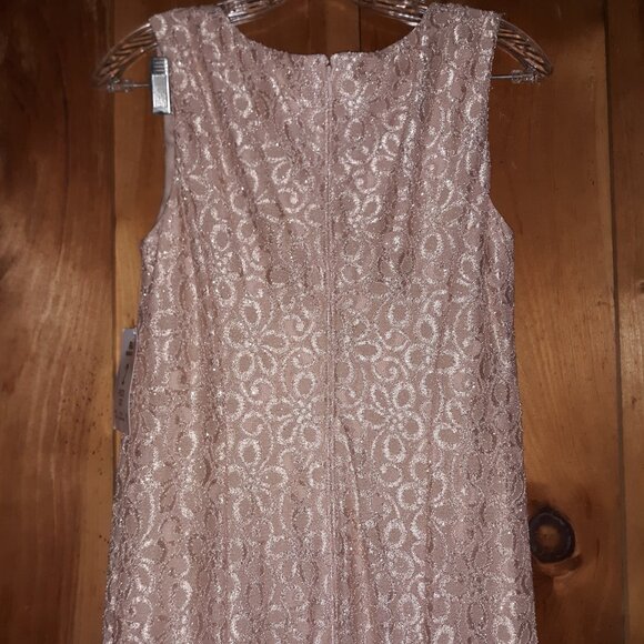 R-M Richards-((New)) (( Item # 310 )) - Picture 11 of 12